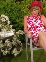 Sexy British mature lady playing in the garden